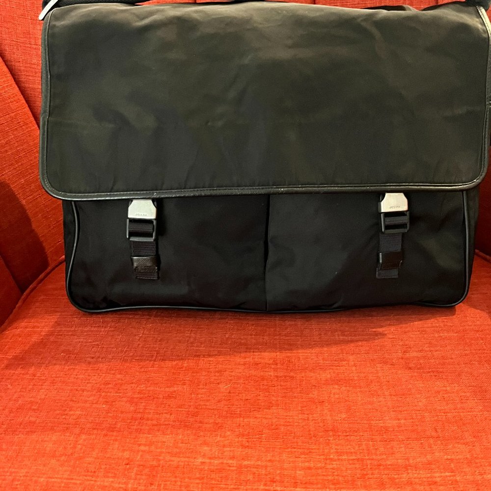 Vintage Prada messenger bag 16.5 x 12 x 7